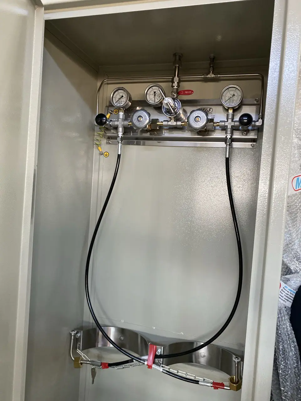 Монтаж оборудования и сетей технических газов для сварочного участка промышленного предприятия